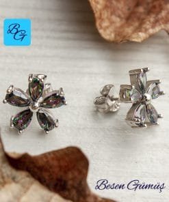 Mistik Topaz Taşlı Çiçek Küpe