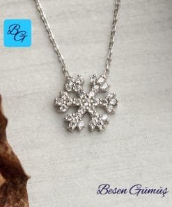 Zirkon Taşlı Kar Tanesi Kolye
