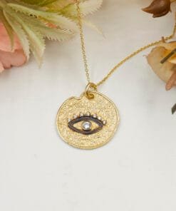 göz motif detay siyah rodaj altın kaplama kolye karşıdan görünüm