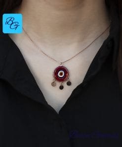 Üç Pullu Rose Yuvarlak Kırmızı Göz Kolye