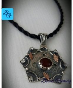 Altıgen Formlu Özel Tasarım Akik Taşlı Kolye