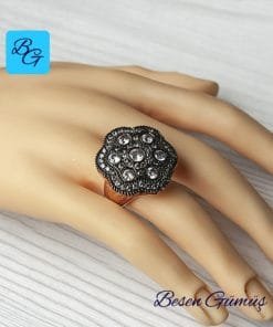 Elmas Montürlü Büyük Papatya Model Yüzük