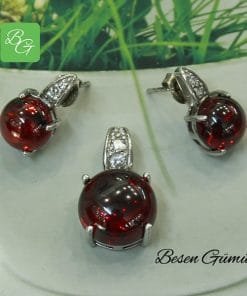 Kırmızı Bombeli Taşlı Set