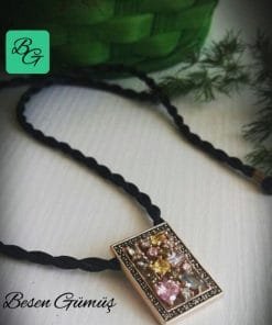 Renkli Zirkon Taşlı Dikdörtgen Kolye